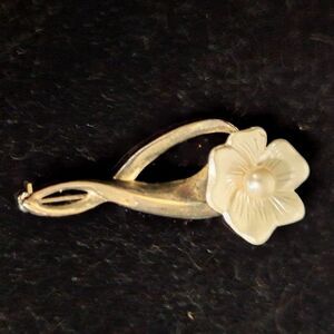 Enameled Flower Vintage Brooch Pin Silver Tone Petunia Cottage Core Elegant